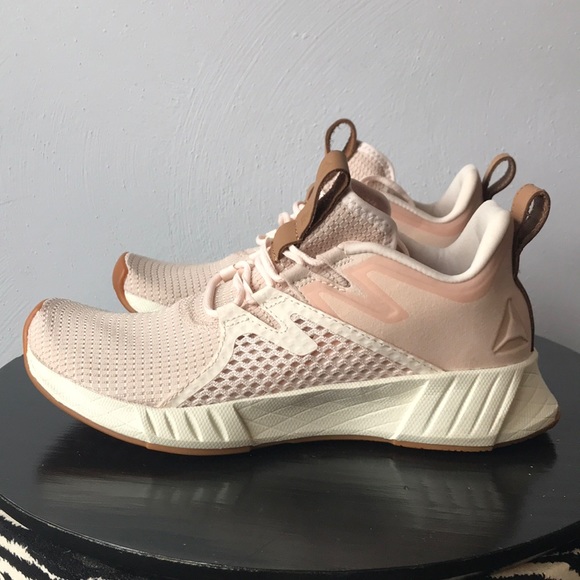 Pink Reeboks - Picture 3 of 8